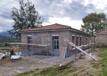 Στο δρόμο της αποκατάστασης το παλιό Δημοτικό σχολείο στη Χαραυγή – Νέα στέγη για πολιτιστικές και κοινωνικές ανάγκες της περιοχής