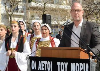 Τάκης Παπαδόπουλος: Τιμώντας τους ήρωες…