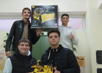 Τα “σπάει” η ομάδα LEGO του ΕΠΑΛ Κάτω Αχαΐας! “Καταφέρατε να μας εκπλήξετε για άλλη μια χρονιά” – ΦΩΤΟ