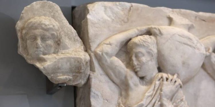Μουσείο Ακρόπολης: Οριστική επανένωση των παρθενώνειων θραυσμάτων από τα Μουσεία του Βατικανού