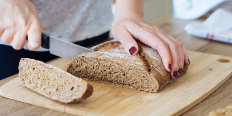 3 τρόποι να χρησιμοποιήσετε το μπαγιάτικο ψωμί