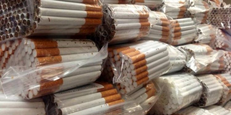 Πάτρα: Στη “φάκα” αλλοδαπός για διακίνηση λαθραίων τσιγάρων – Τον έπιασαν με πάνω από 7.000 πακέτα