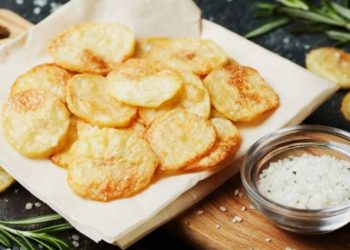 Σπιτικά chips πατάτας