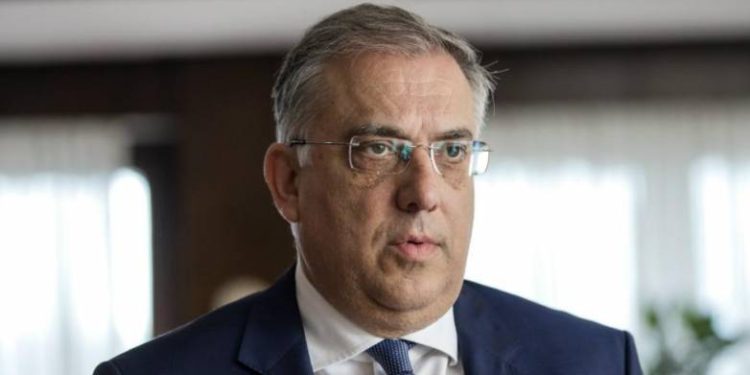 Θεοδωρικάκος για Βαρουφάκη: Μετατρέπει μια τρισάθλια επίθεση σε πολιτικό σόου για να μπει στην Βουλή