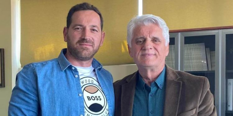 Ο Νίκος Νιφόρας από το Γομοστό υποψήφιος με τον Σπύρο Μυλωνά: “Ιδιαίτερη χαρά όταν νέοι άνθρωποι αποφασίζουν να μπουν στο στίβο της τοπικής αυτοδιοίκησης”