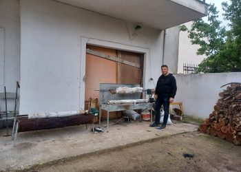 Τήρησαν το έθιμο στα χωριά της Δυτικής Αχαΐας και με βροχή! ΦΩΤΟ