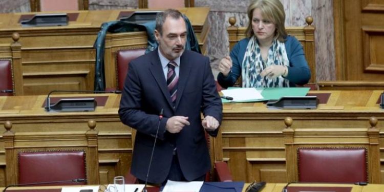 Στη Βουλή ο Ανδρέας Κατσανιώτης για την διαδικασία μετάκλησης εργατών γης από τρίτες χώρες