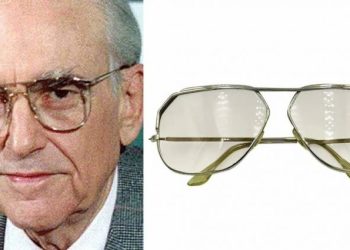 Πουλήθηκαν 25.000 ευρώ σε δημοπρασία τα εμβληματικά γυαλιά του Α. Παπανδρέου