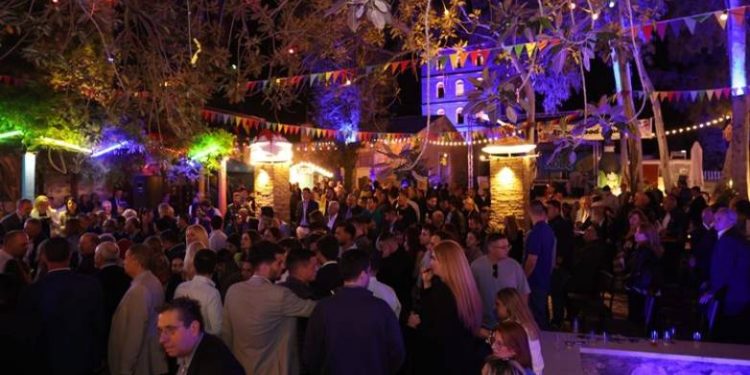 Η βραδιά του Ανδρέα Κατσανιώτη στην Πάτρα έστειλε το μήνυμα: Η Αχαΐα πολύ πιο ισχυρή την επόμενη 4ετία – ΦΩΤΟ