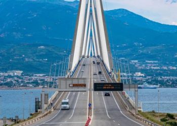 “Μπλόκο” Λιμενικών σε μετανάστες και διακινητές πάνω στην Γέφυρα – Κυνηγητό και συλλήψεις