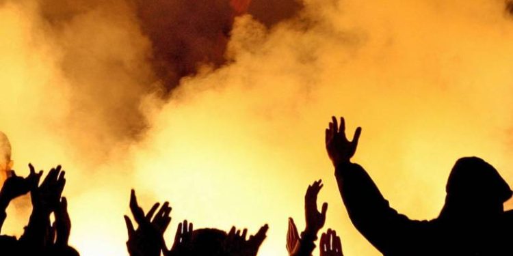 Άγριο επεισόδιο οπαδικής βίας με έναν τραυματία – Πως τους εγκλώβισαν στην Γέφυρα Ρίου