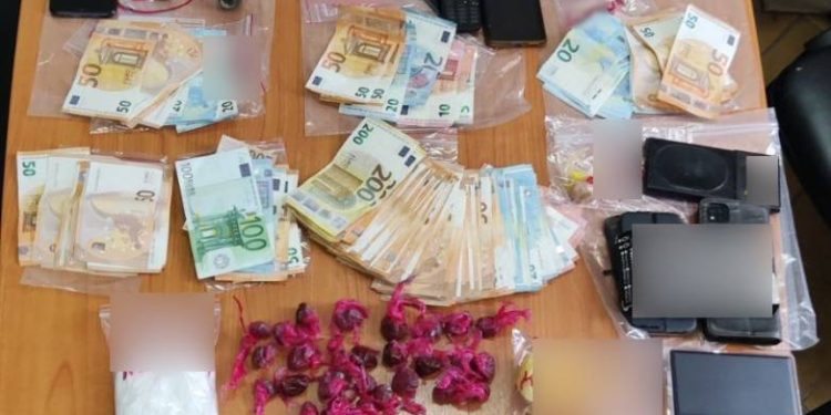 Δυτ. Ελλάδα: Εγκληματική οργάνωση “έσπρωχνε” ηρωίνη και κοκαΐνη – Πώς δρούσε (ΒΙΝΤΕΟ – ΦΩΤΟ)