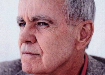 Πέθανε ο σπουδαίος συγγραφέας Κόρμακ ΜακΚάρθι