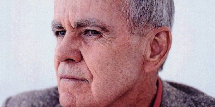 Πέθανε ο σπουδαίος συγγραφέας Κόρμακ ΜακΚάρθι