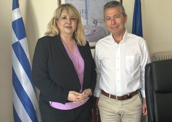 Συνάντηση της Άννας Μαστοράκου με τον διευθυντή της Α΄βαθμιας Εκπαίδευσης Αχαΐας Νίκο Κλάδη