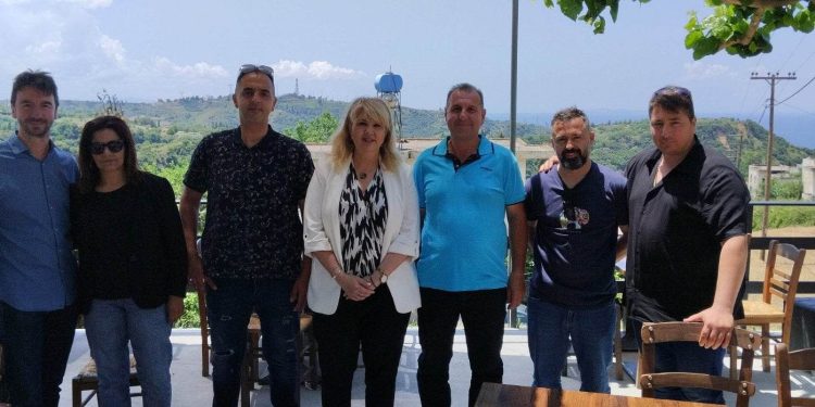 Συνεχίζει τις επαφές της με φορείς και πολίτες της Αχαΐας η Αννα Μαστοράκου
