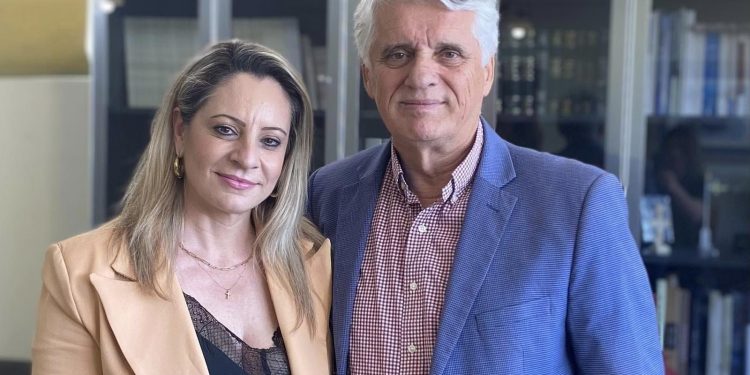 Η Αντιγόνη Γκοτσούλια υποψήφια με τον Σπύρο Μυλωνά