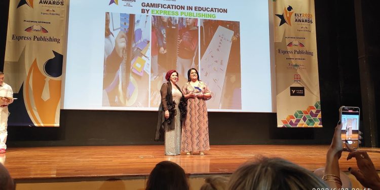 Κέντρα Ξένων Γλωσσών Σαγιά: ΜΠΡΑΒΟ ΝΙΚΟΛΙΤΣΑ! Υπερήφανοι για την συντοπίτισσα καθηγήτρια αγγλικών