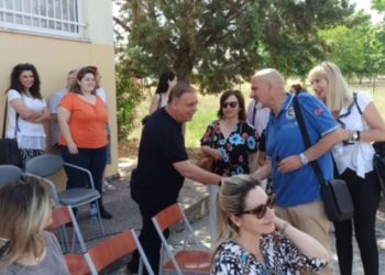 Σε Κάτω Αχαΐα και Σαγέικα για τις σχολικές γιορτές ο Χαράλαμπος Μπονάνος “Στηρίζουμε με κάθε τρόπο όλα τα παιδιά”