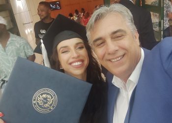 Η συγκίνηση του Δημήτρη Μπαρμπούνη για την επιτυχία της αγαπημένης του κόρης!