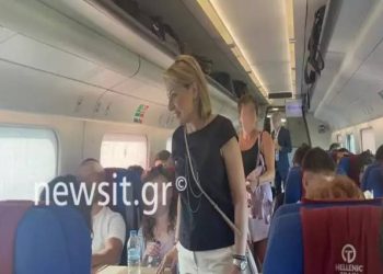 Χριστίνα Αλεξοπούλου: Πήρε τηλέφωνο τη διοίκηση γιατί είχε ζέστη στο τρένο για Θεσσαλονίκη