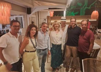 Άννα Μαστοράκου: Μια υπέροχη βραδιά με φίλους Αιγιώτες