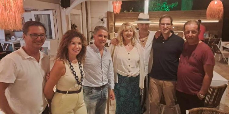 Άννα Μαστοράκου: Μια υπέροχη βραδιά με φίλους Αιγιώτες