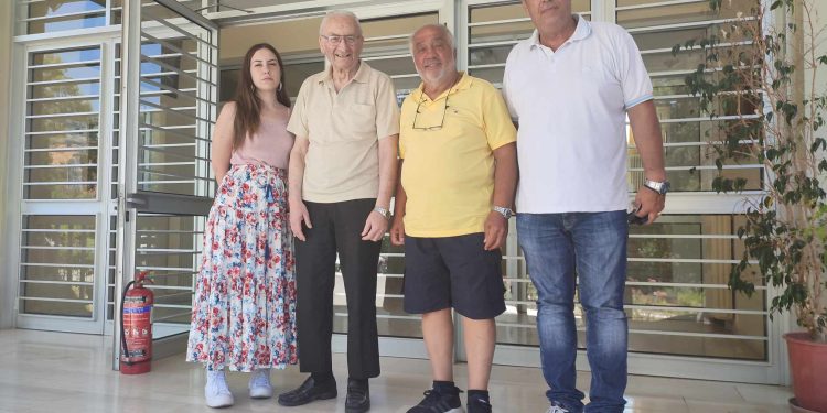 Επίσκεψη Δημήτρη Μπαρμπούνη στο Κωνσταντοπούλειο