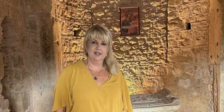 Στη Βυζαντινή εκκλησία της Μέντζενας η Άννα Μαστοράκου