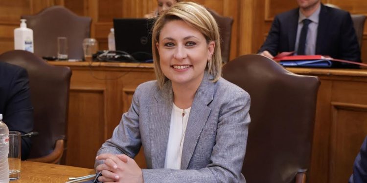 Χριστίνα Αλεξοπούλου: Προτεραιότητα η ασφαλής μεταφορά των μαθητών