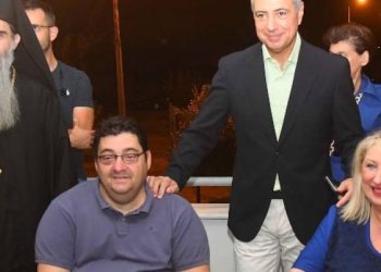 Γιάννης Καρβέλης: “Γνωρίζετε ότι πάντα η πόρτα του γραφείου μου είναι ανοιχτή για εσάς”