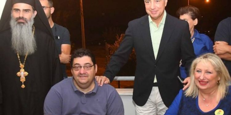 Γιάννης Καρβέλης: “Γνωρίζετε ότι πάντα η πόρτα του γραφείου μου είναι ανοιχτή για εσάς”