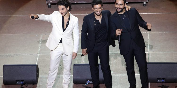 Il Volo: Μάγεψαν το κοινό στο Ηρώδειο οι Ιταλοί κανταδόροι – Αναρρίχηση των καλλιτεχνών στις κερκίδες του Ηρωδείου και selfies με τους φανς! Υπόσχεση ότι θα ξανάρθουν! ΦΩΤΟ