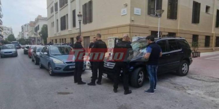 Πάτρα: Στον ανακριτή αντιεξουσιαστές για 7 ληστείες – Κατάθεση και από τον γιό του “Στέλιου” της 17Ν – Υπό αστυνομικό κλοιό τα δικαστήρια ΦΩΤΟ