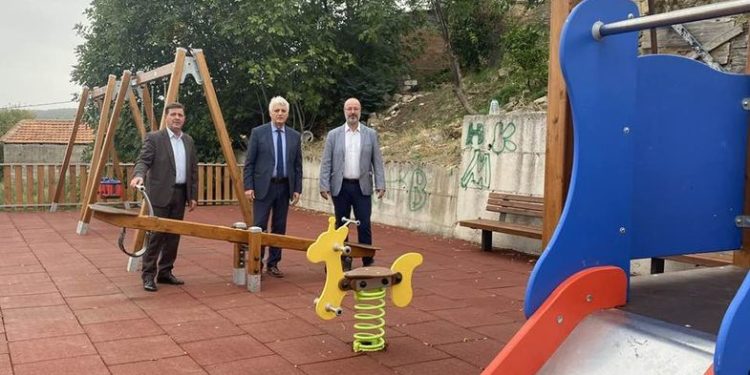 Σπ. Μυλωνάς: Ευχές από την παιδική χαρά στα Κεφαλαίικα