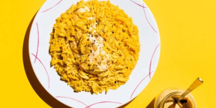 Κοτόπουλο λεμονάτο με ρύζι, στη γάστρα