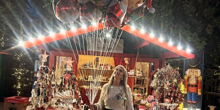 “Μοναδικές Στιγμές και Όνειρα”: Επιτέλους ανοίξαμε! Το δέντρο των ξωτικών μας κάνει να νιώθουμε κάθε μέρα Χριστούγεννα!