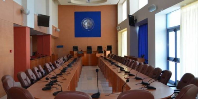 Συνεδριάζει την Δευτέρα το Περιφερειακό Συμβούλιο – Θα μεταδίδεται ζωντανά για το κοινό