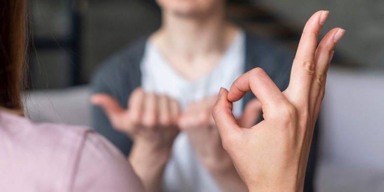 Ειδικό Δημοτικό Σχολείο Κωφών Βαρηκόων Πάτρας: Ημερίδα με θέμα “Η Γλώσσα μου είμαι ΕΓΩ”