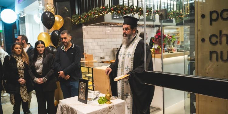 Πάτρα: Άνοιξε τις πύλες του το PIZZA 44 στην  Πλατεία Όλγας