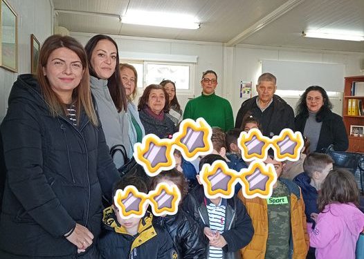 Μία κίνηση αγάπης με χαμόγελα και γλυκές φωνούλες