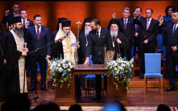 Η ορκωμοσία του Περιφερειάρχη Ν. Φαρμάκη και των μελών του Περιφερειακού Συμβουλίου Δυτικής Ελλάδας (ΒΙΝΤΕΟ)