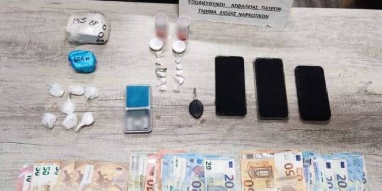 Πάτρα: Πώς έπεσε στα δίχτυα των αστυνομικών ο ιδιοκτήτης καφέ που διακινούσε κοκαΐνη – Δύο συλλήψεις
