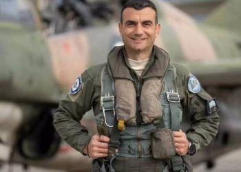 Θρήνος για τον επισμηναγό Επαμεινώνδα Κωστέα που σκοτώθηκε με το εκπαιδευτικό αεροπλάνο στην Καλαμάτα