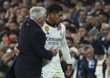Μπέλινγκχαμ: Έδωσε την κουβέρτα του σε ball boy που έτρεμε από το κρύο