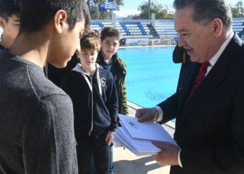 Στην κοπή πίτας του ΝΟΠ ο Κώστας Σβόλης