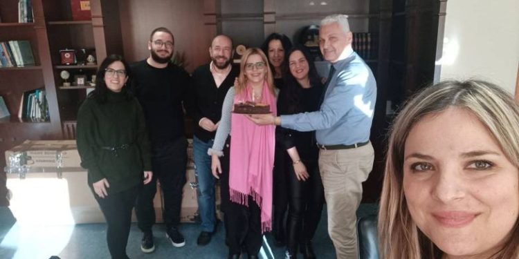 Η τούρτα έκπληξη για τον Φωκίωνα Ζαΐμη