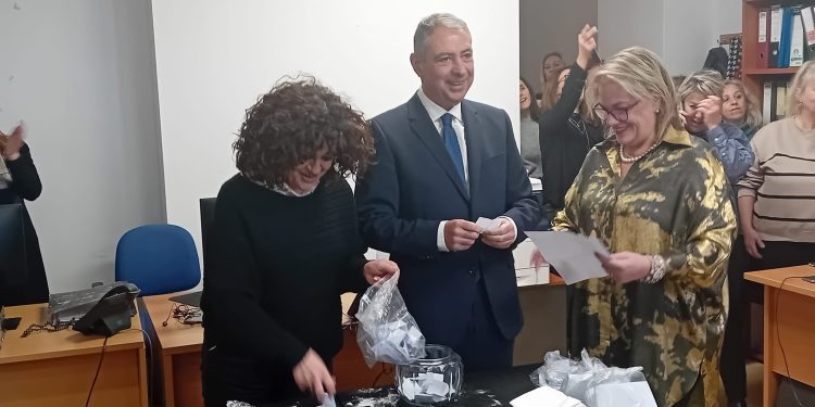 Η 6η ΥΠΕ έκοψε την πίτα της