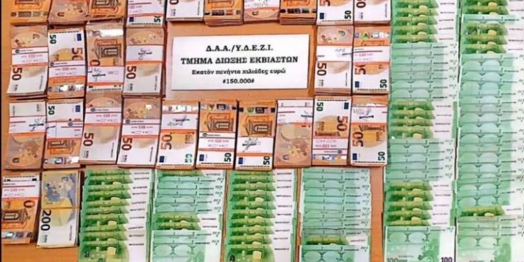 “ΒΟΜΒΑ” στην Πάτρα: Μεγάλη επιχείρηση του Εκβιαστών και σύλληψη πρώην υποψήφιου βουλευτή – Εκβίαζε γνωστό Πατρινό επιχειρηματία και ζητούσε 300 χιλ. ευρώ – (ΦΩΤΟ)