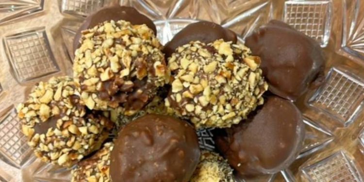 Φτιάξτε πραλίνα φουντουκιού και energy balls χωρίς ζάχαρη και συντηρητικά